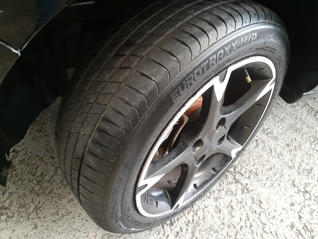 Chevrolet Montana Preto