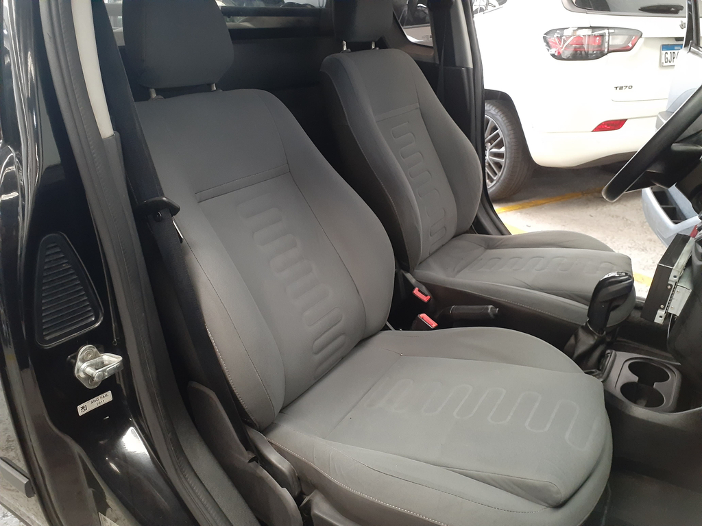 Chevrolet Montana Preto