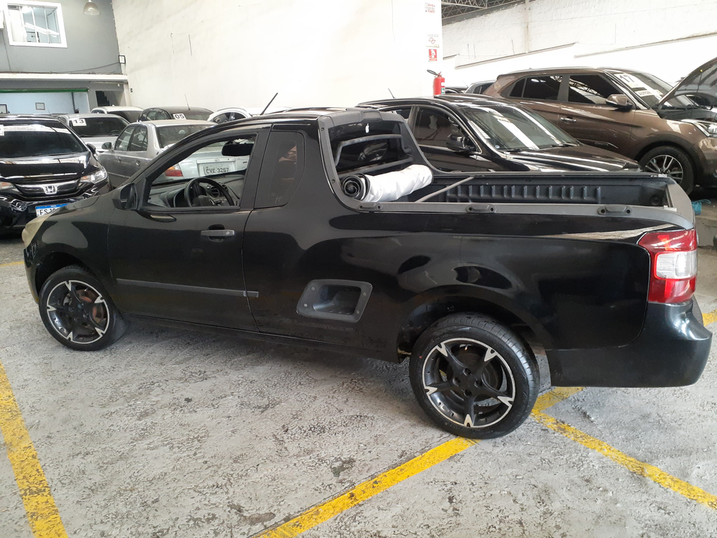 Chevrolet Montana Preto