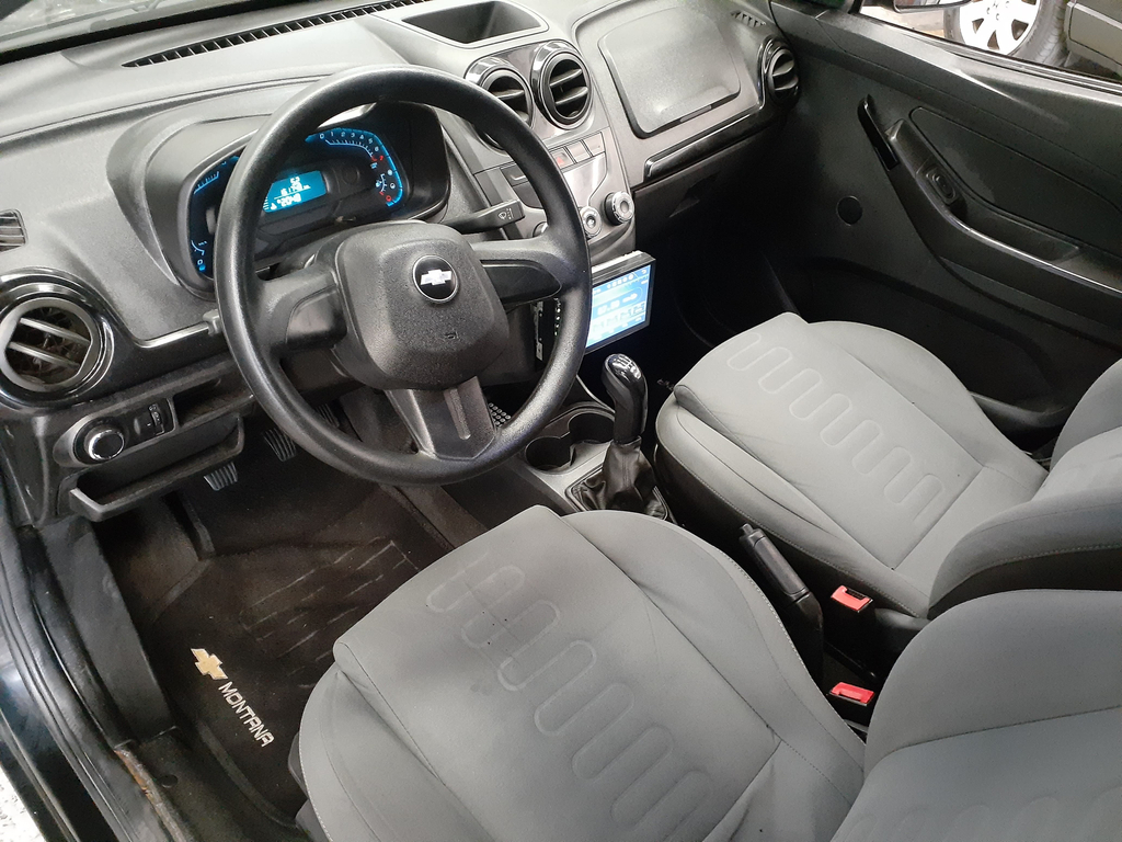 Chevrolet Montana Preto