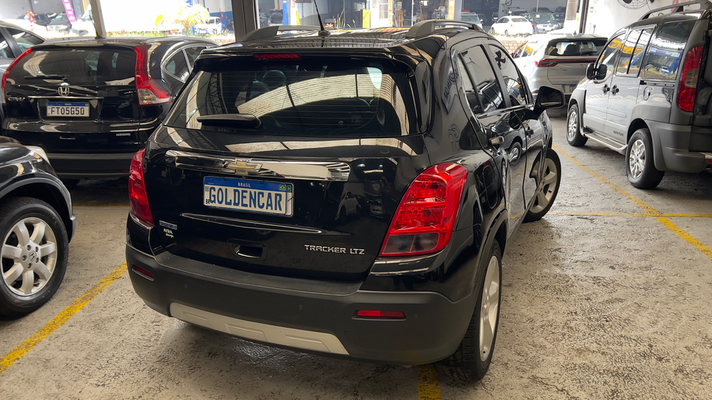 Chevrolet Tracker Preto