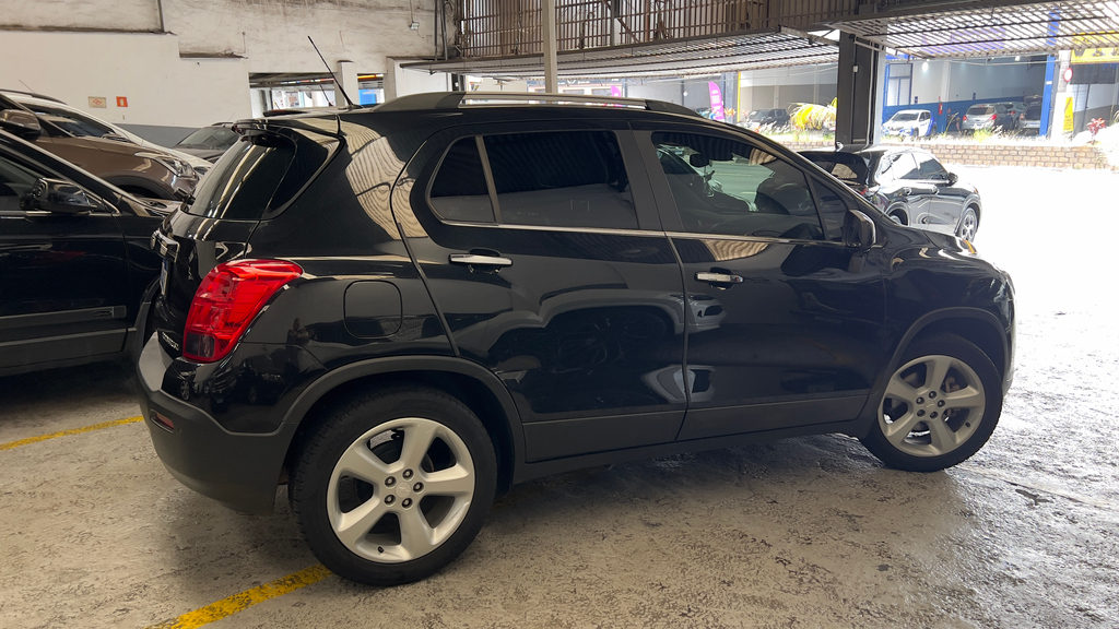 Chevrolet Tracker Preto