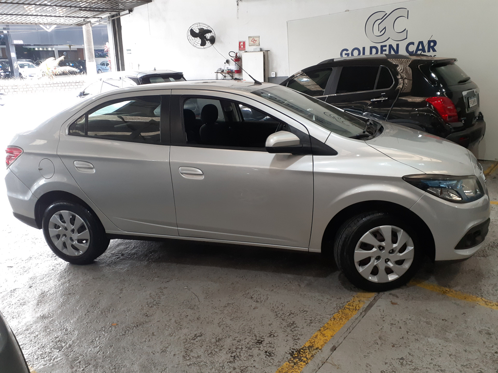 Chevrolet Prisma Prata