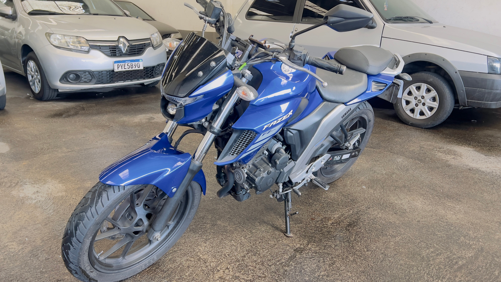 Yamaha FZ25 Azul