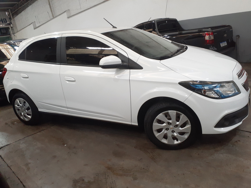Chevrolet Onix Branco