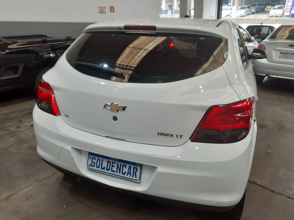 Chevrolet Onix Branco