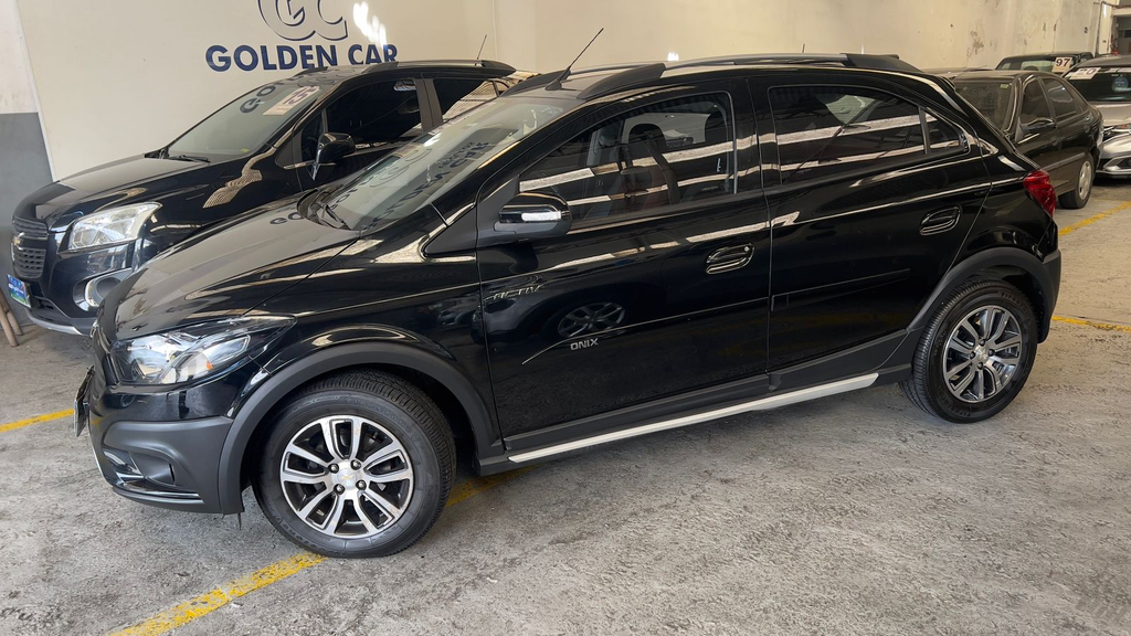 Chevrolet Onix Preto