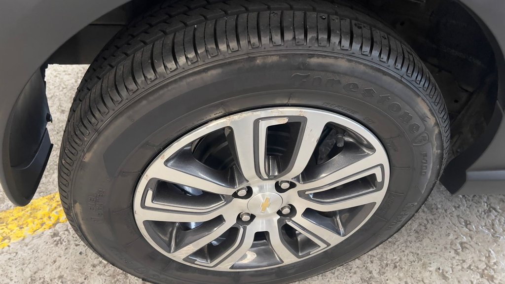 Chevrolet Onix Preto