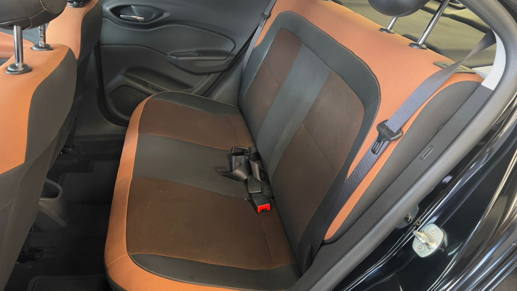 Chevrolet Onix Preto