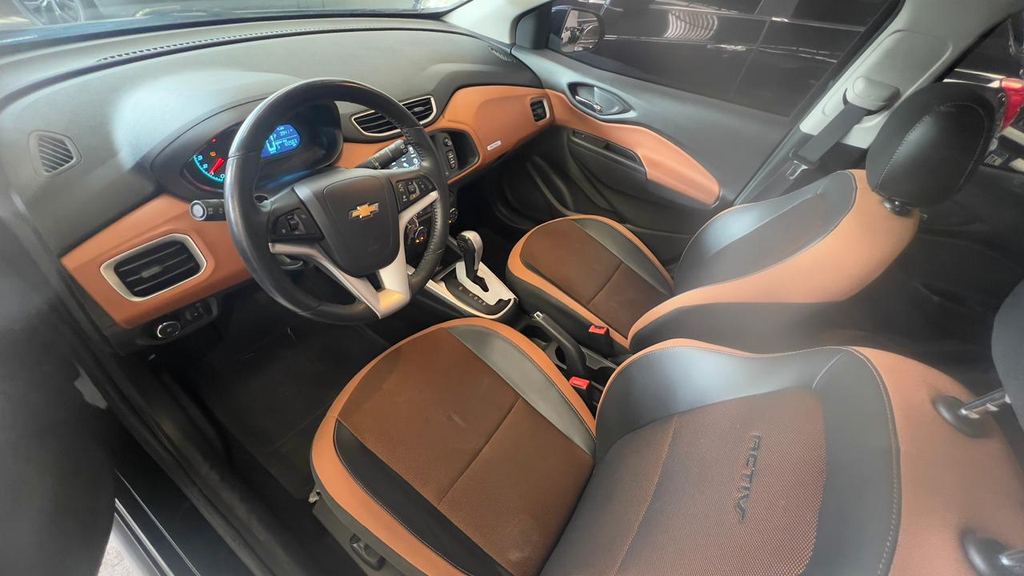 Chevrolet Onix Preto