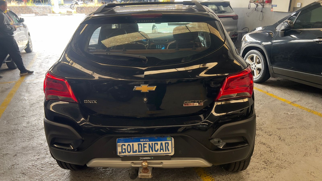 Chevrolet Onix Preto