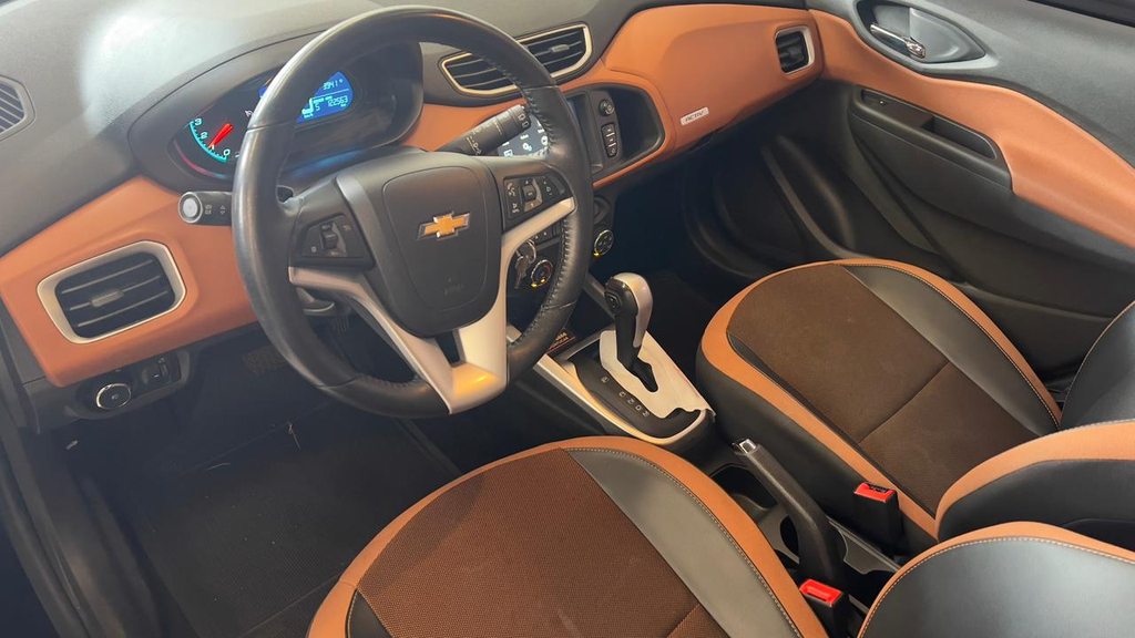 Chevrolet Onix Preto