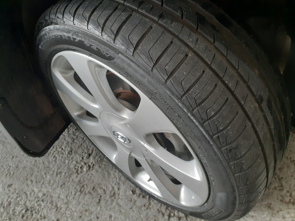 Hyundai Elantra Preto