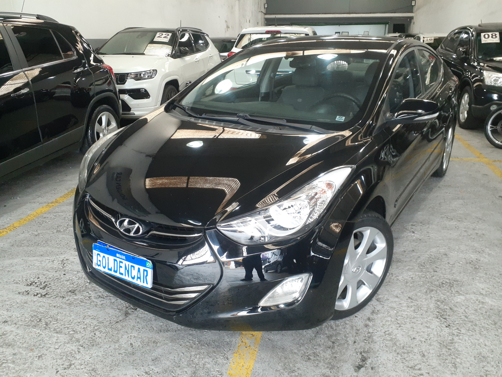 Hyundai Elantra Preto