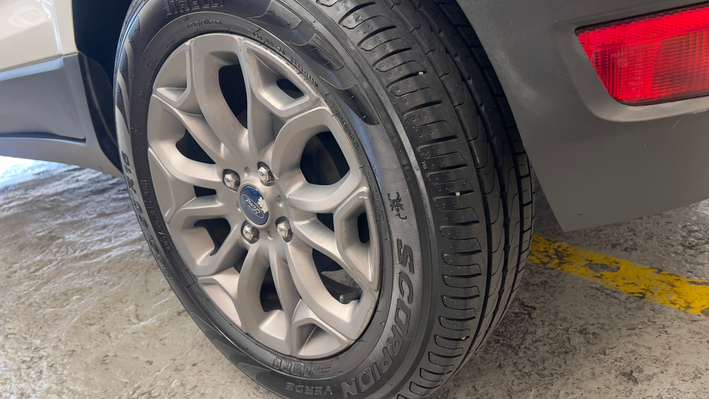 Ford EcoSport Branco