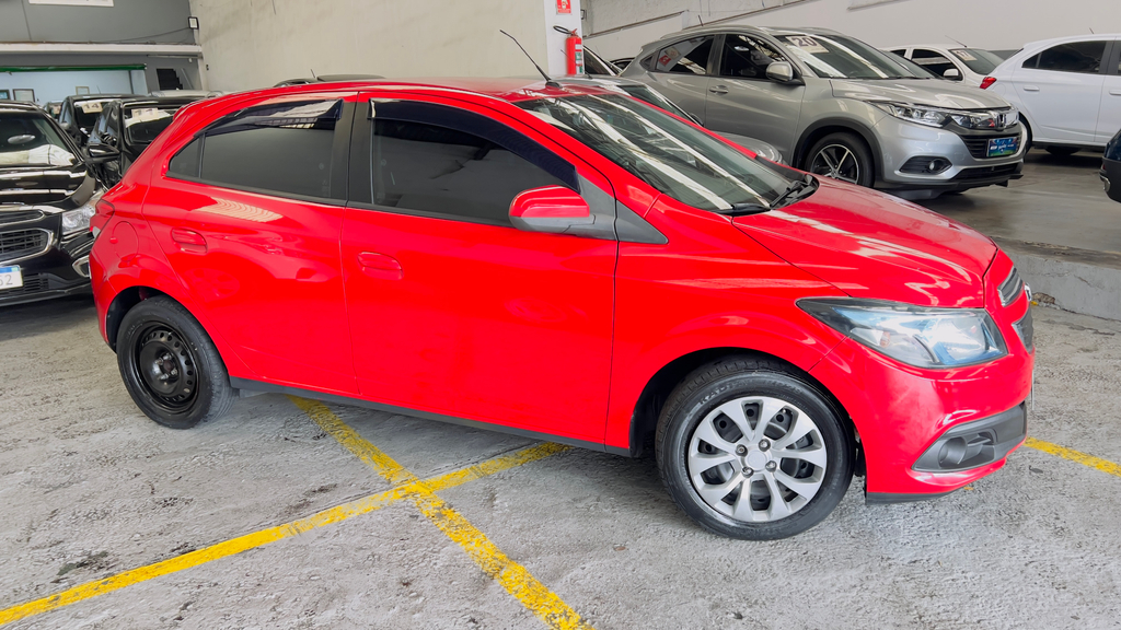 Chevrolet Onix Vermelho