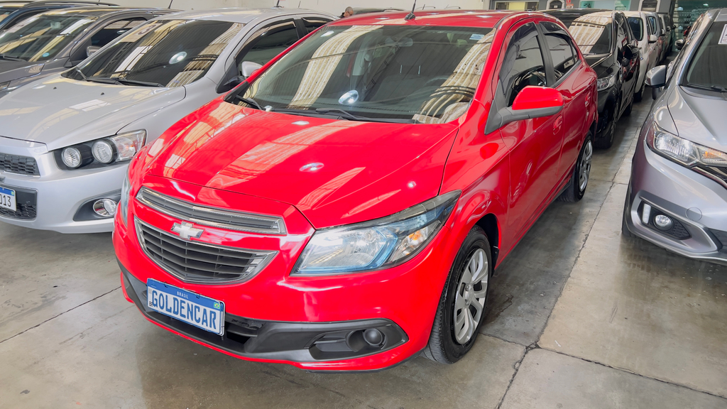 Chevrolet Onix Vermelho