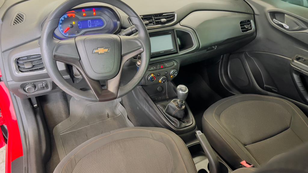 Chevrolet Onix Vermelho