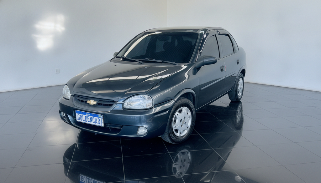 Chevrolet Classic Cinza