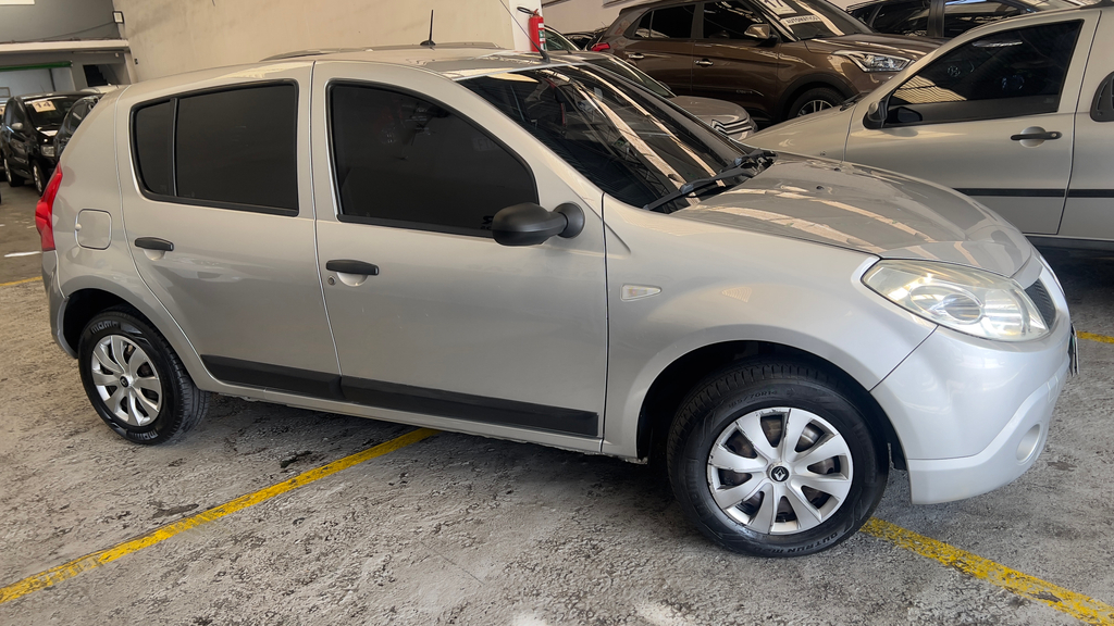 Renault Sandero Prata