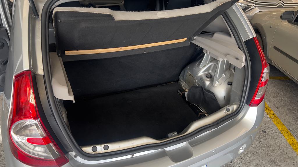 Renault Sandero Prata