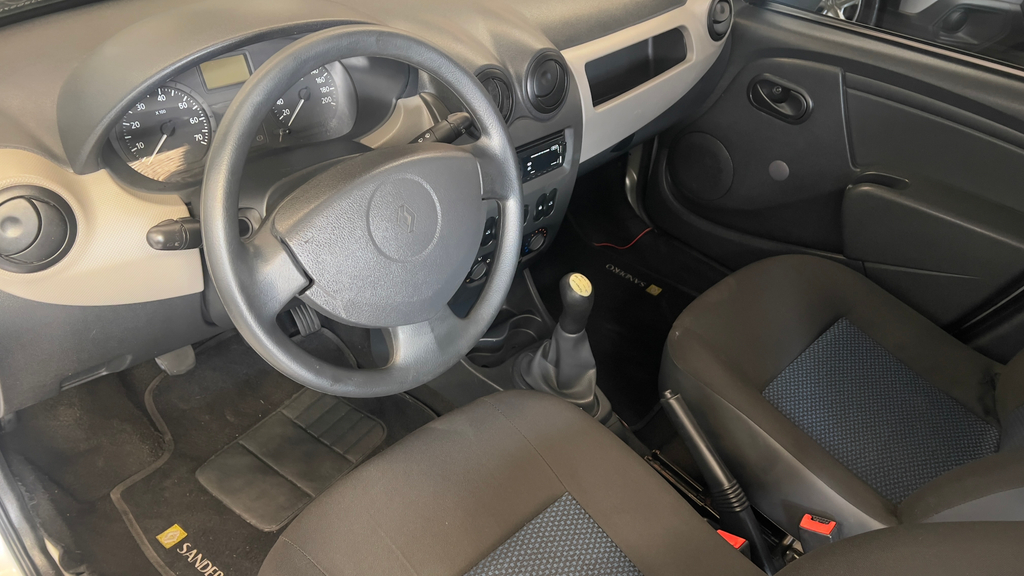 Renault Sandero Prata