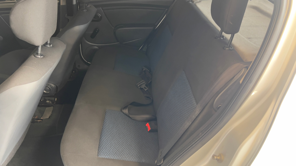 Renault Sandero Prata