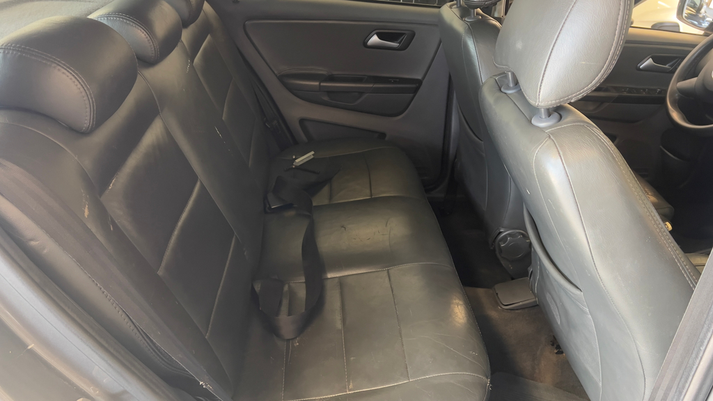 Volkswagen CrossFox Cinza