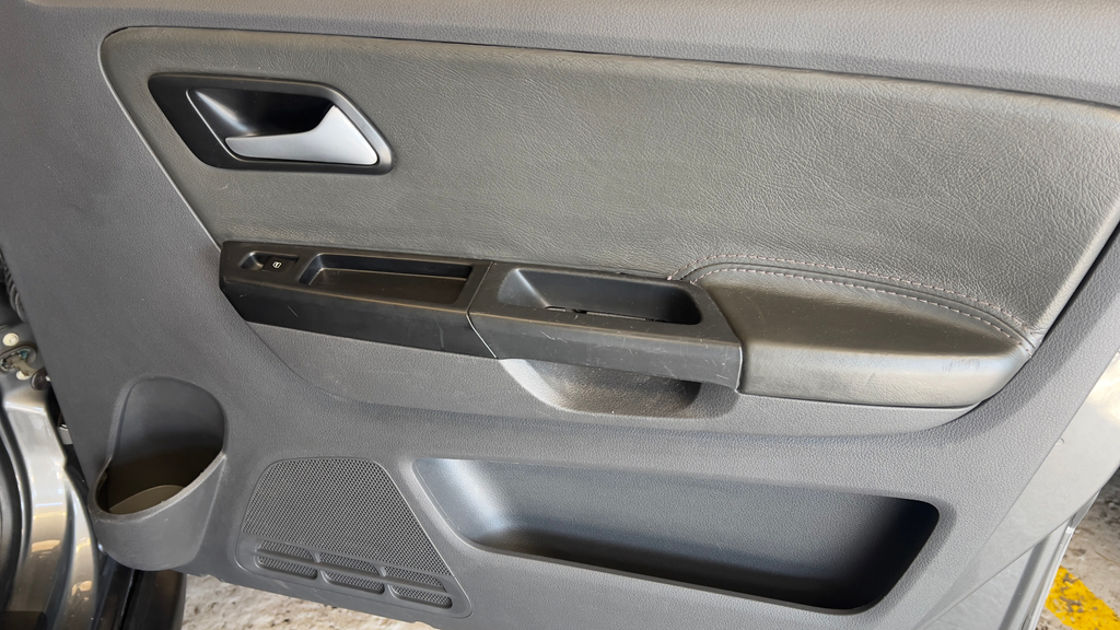 Volkswagen CrossFox Cinza