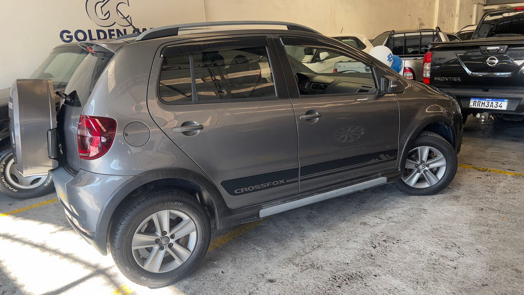 Volkswagen CrossFox Cinza