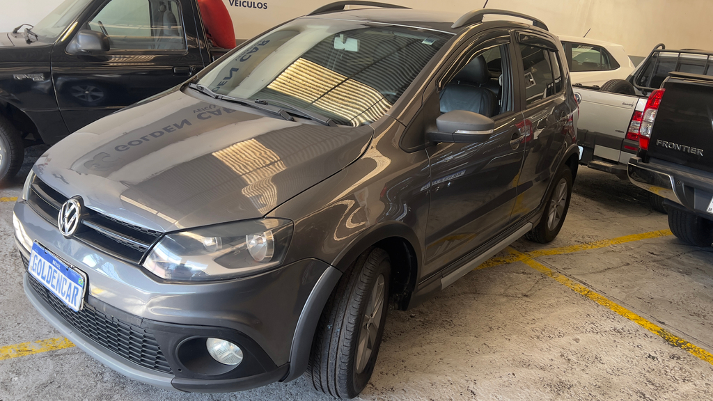 Volkswagen CrossFox Cinza