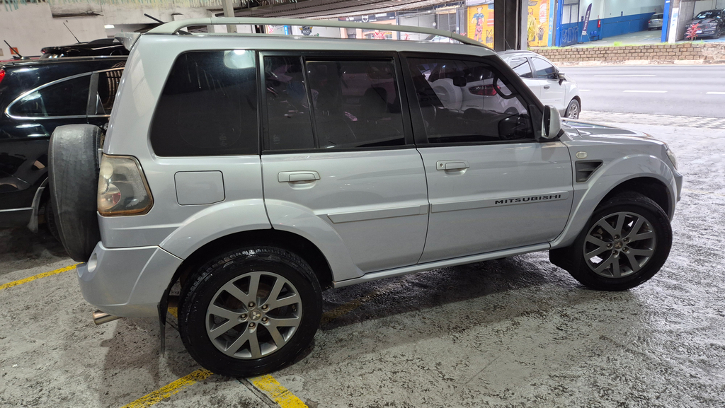 Mitsubishi Pajero TR4 Prata