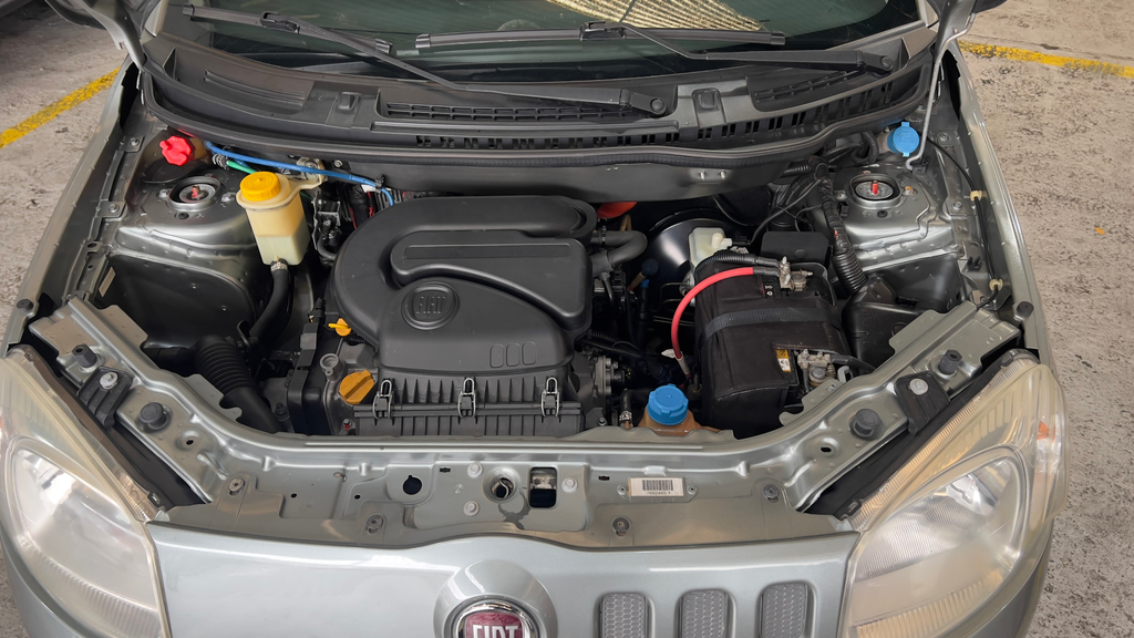 Fiat Uno Cinza
