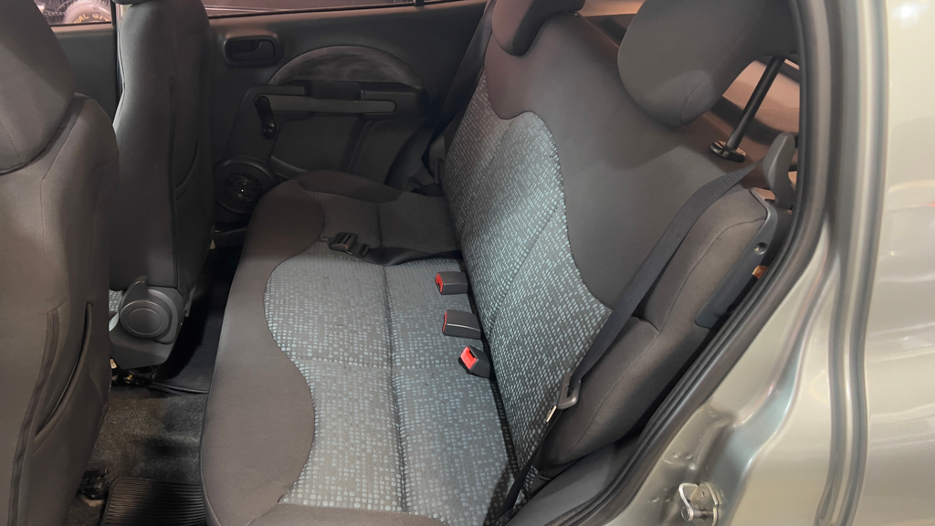Fiat Uno Cinza