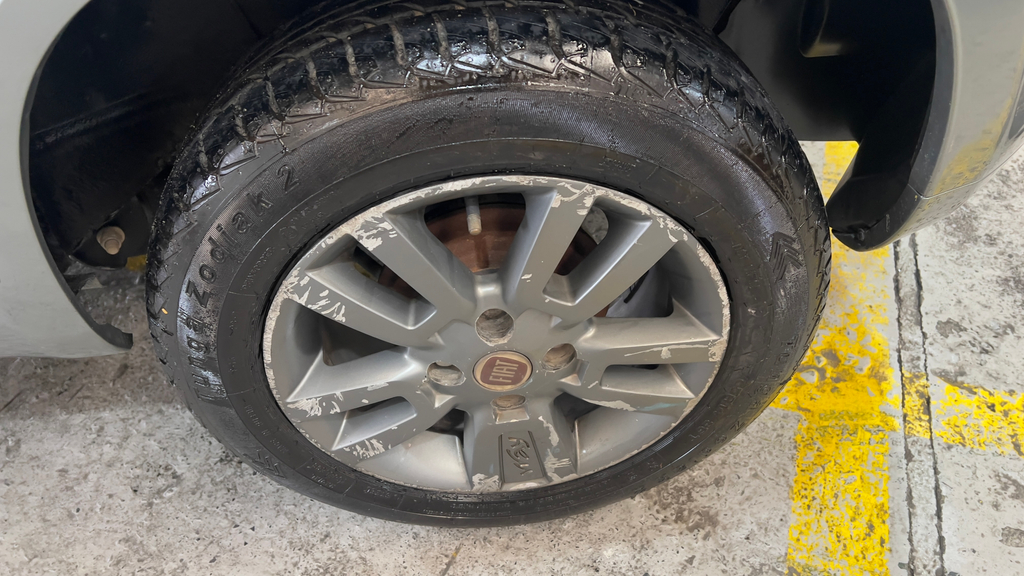 Fiat Uno Cinza