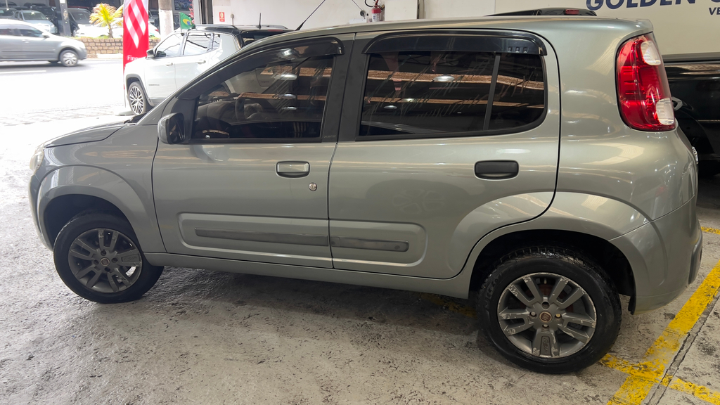 Fiat Uno Cinza