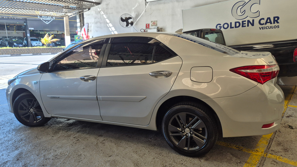 Toyota Corolla Prata