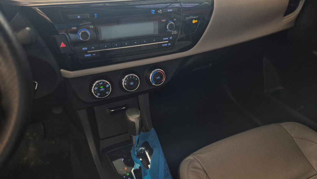 Toyota Corolla Prata