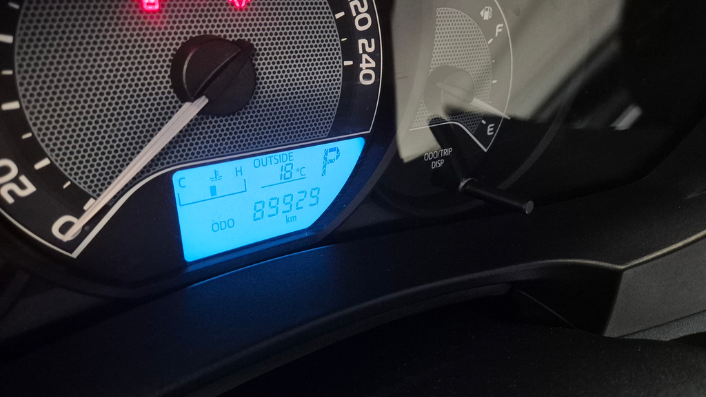 Toyota Corolla Prata