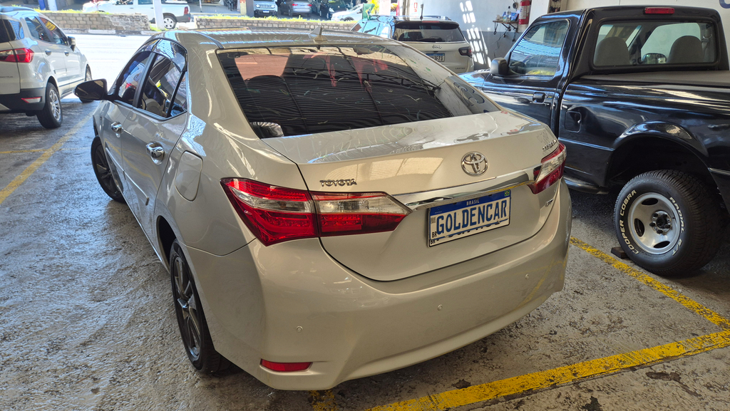 Toyota Corolla Prata