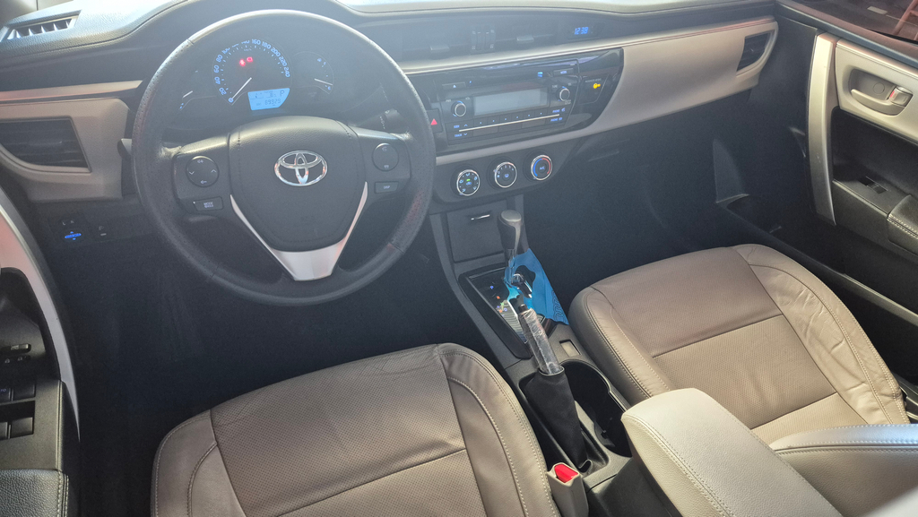 Toyota Corolla Prata