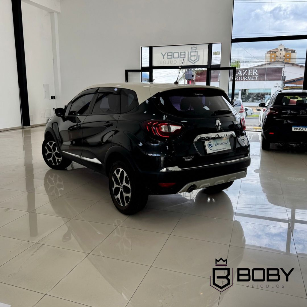 Renault Captur Preto