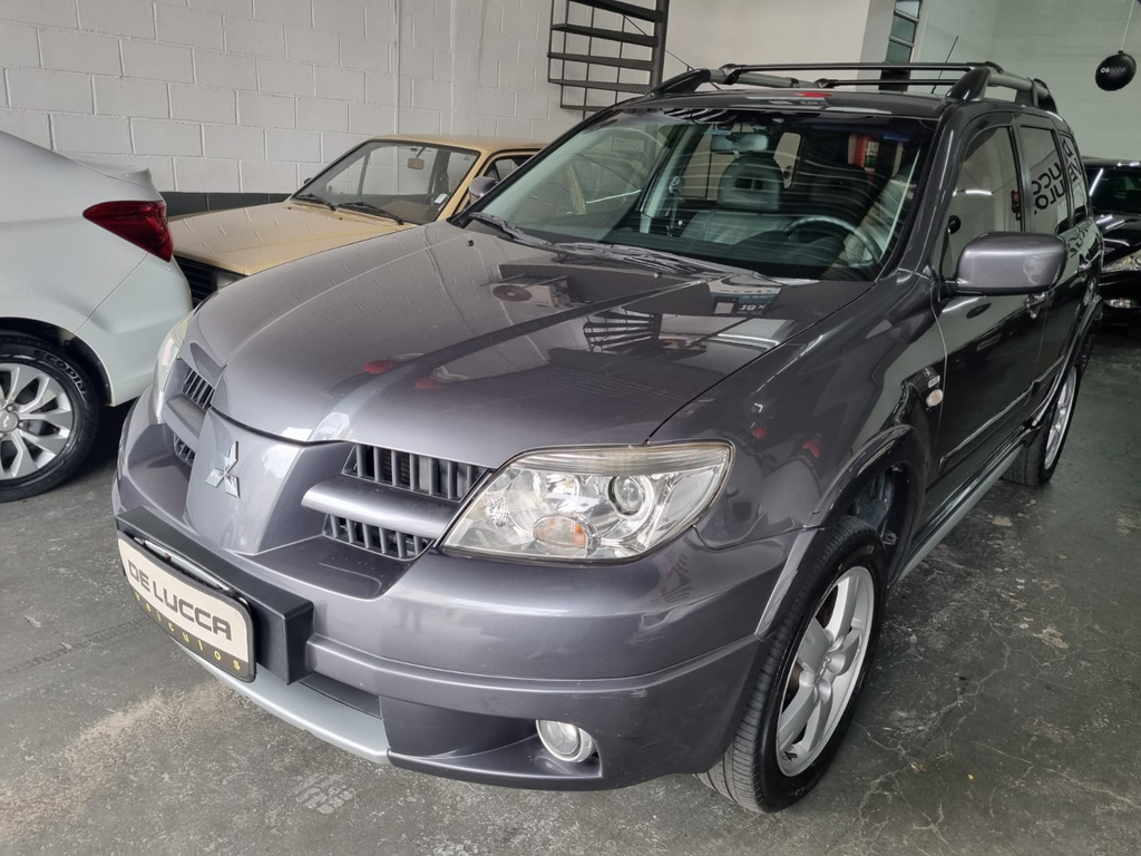 Mitsubishi Airtrek Cinza