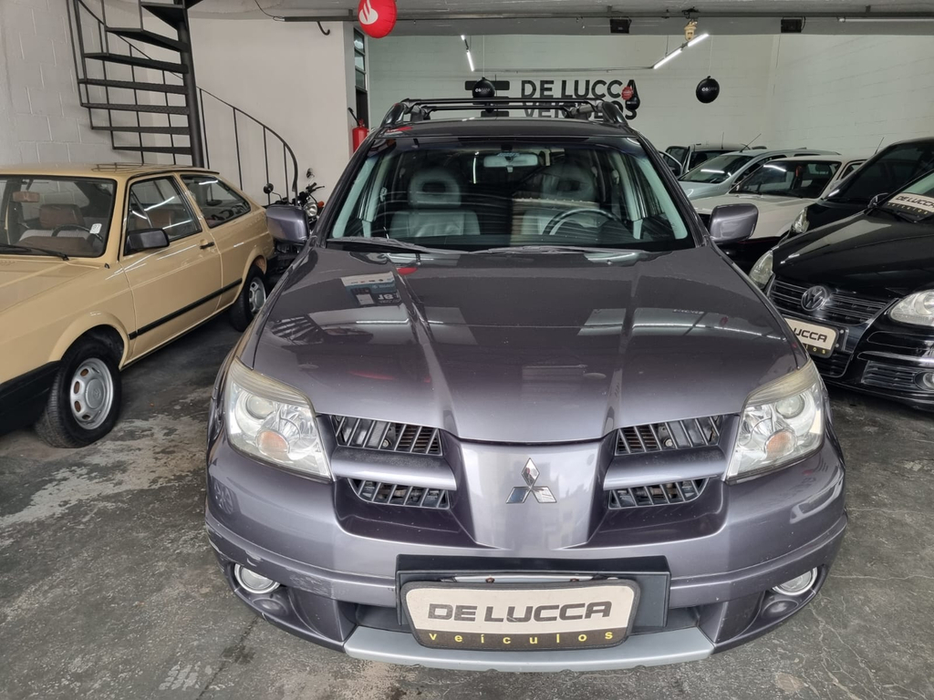 Mitsubishi Airtrek Cinza