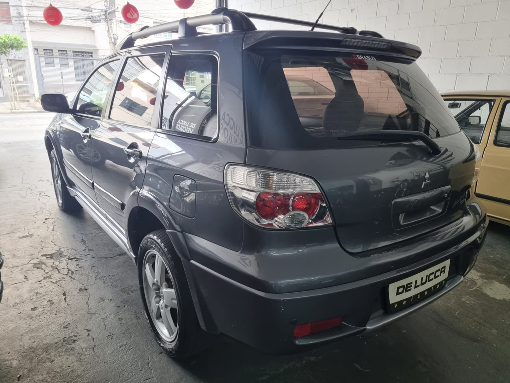 Mitsubishi Airtrek Cinza
