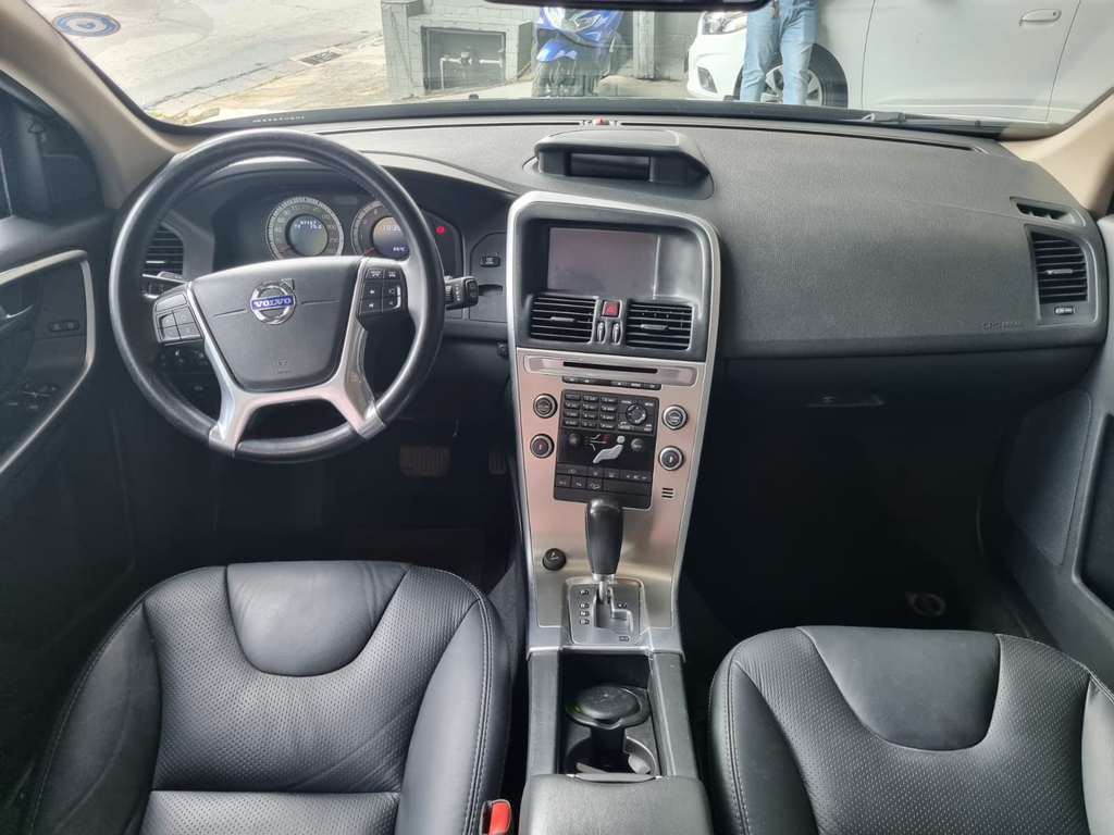 Volvo XC60 Preto