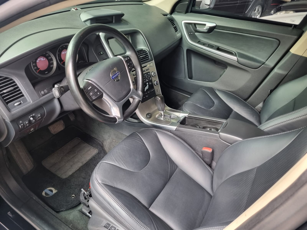 Volvo XC60 Preto