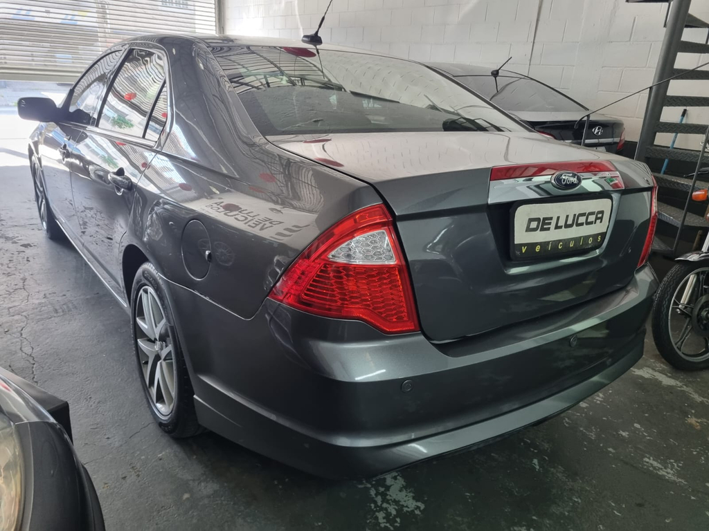 Ford Fusion Cinza
