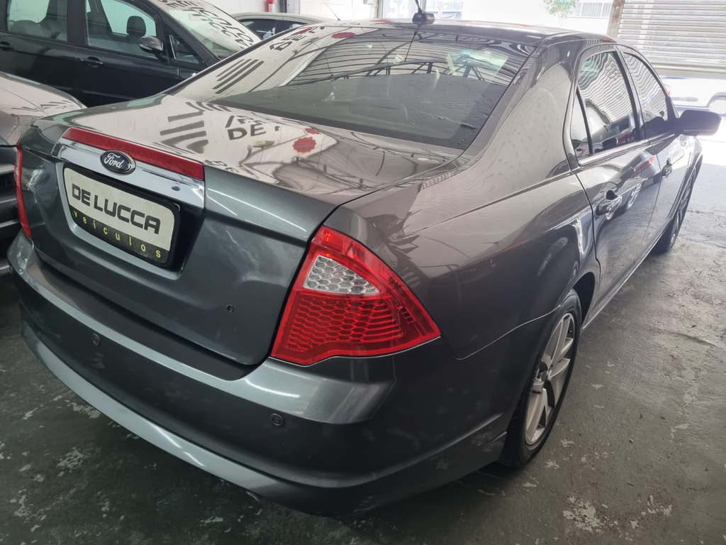 Ford Fusion Cinza
