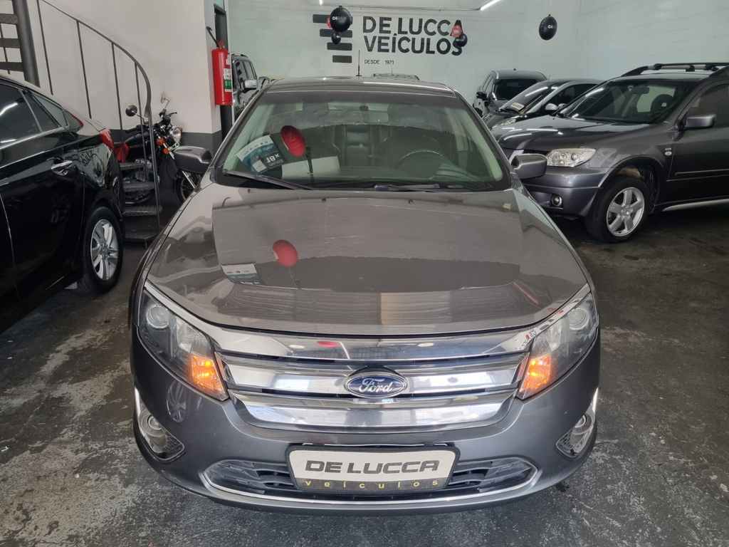 Ford Fusion Cinza